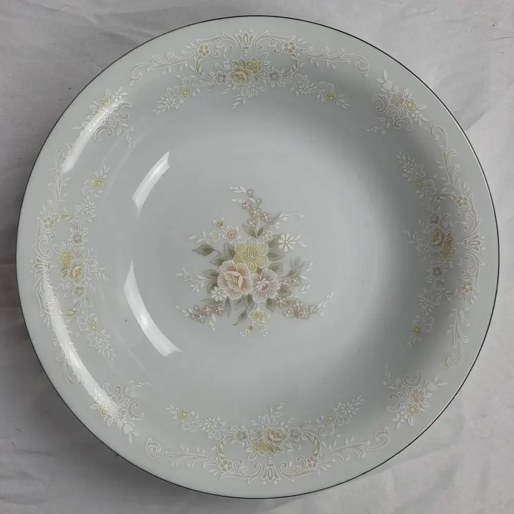 Crescent Fine China Jie Pai Bowl Painted Golden Flowers and Accents